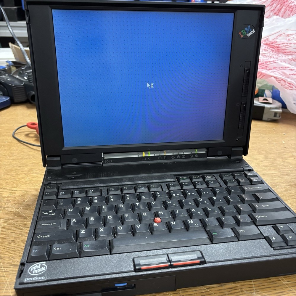 IBM Thinkpad 365X - Vintage Intel Pentium Notebook with Microsoft Windows
