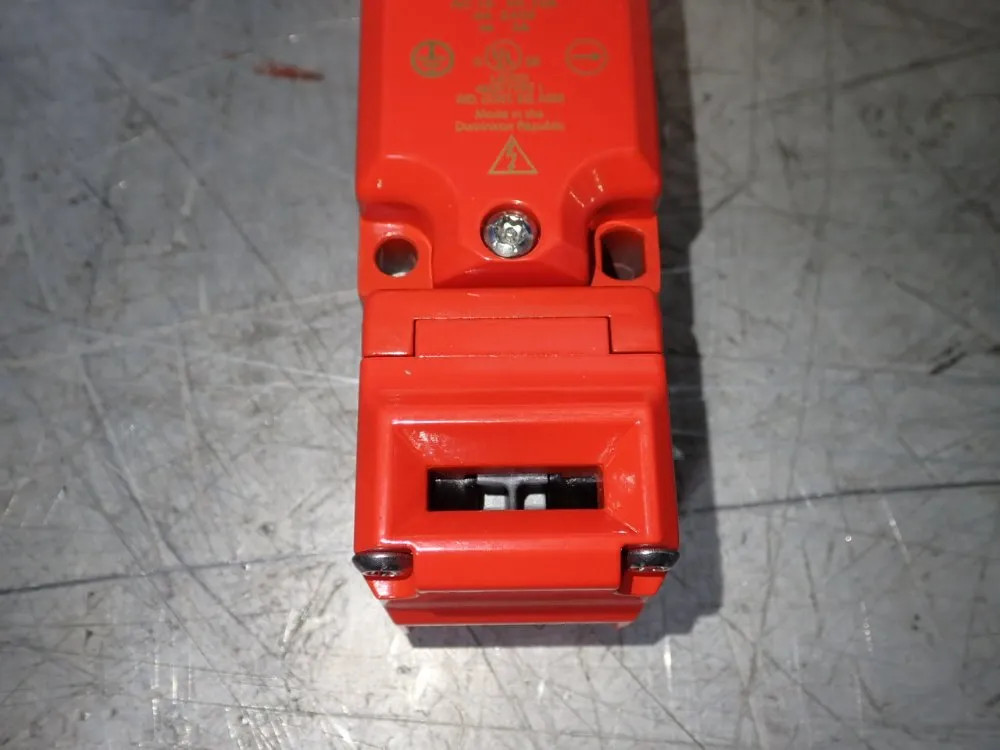 STI SAFETY INTERLOCK SWITCH T4011