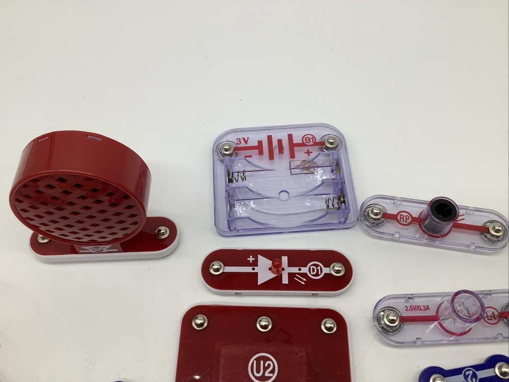 Snap Circuits lot