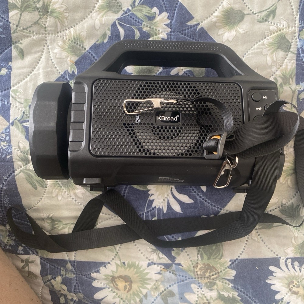 Flashlight Portable Wireless Speaker Bluetooth Speaker 3inch Speaker Drive Size