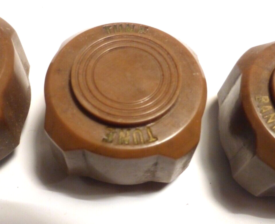 vintage SILVERTONE 6424 TABLETOP : SET OF 4 PUSH-ON "lettered" BAKELITE KNOBS