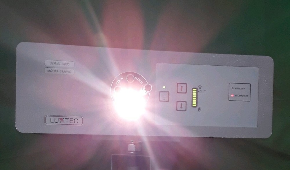 Luxtec Series 3000 Light Source Model 3150AS w/ Stand B3b
