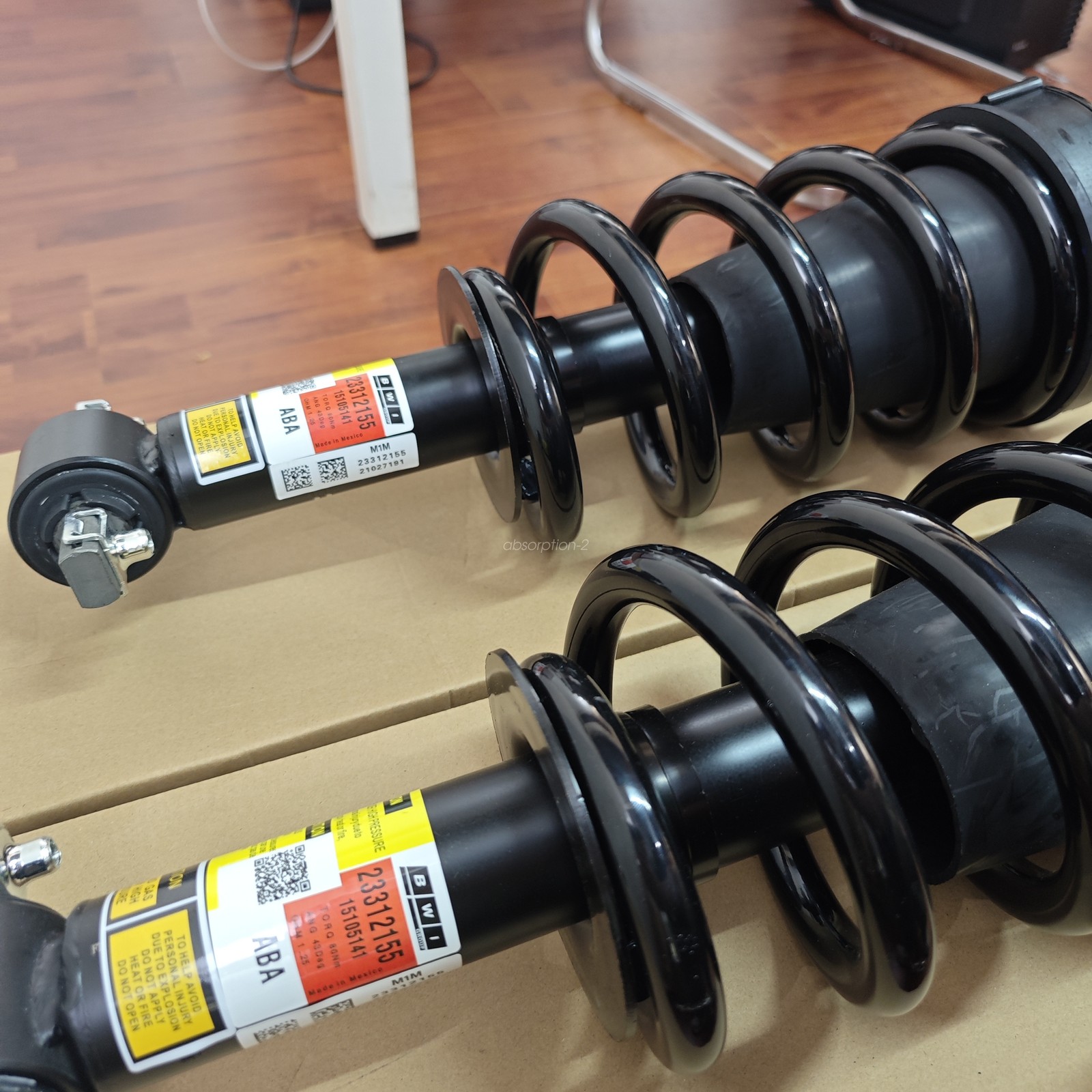 Genuine 2X Front Shock Assemblys For 15-20 Cadillac Escalade GMC Sierra Tahoe