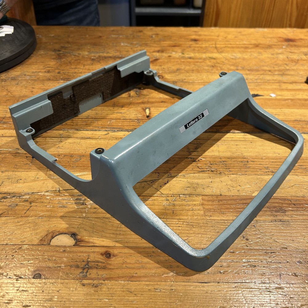 Olivetti Lettera 32 replacement frame/body shell