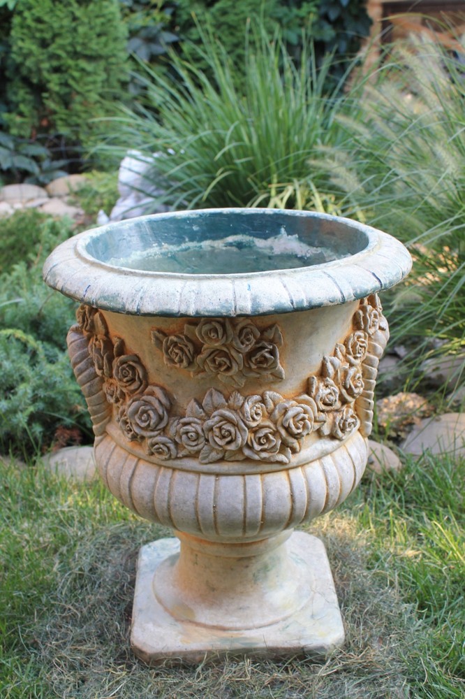 Polyurethane flexible mold with a plastic frame"Rose pot"