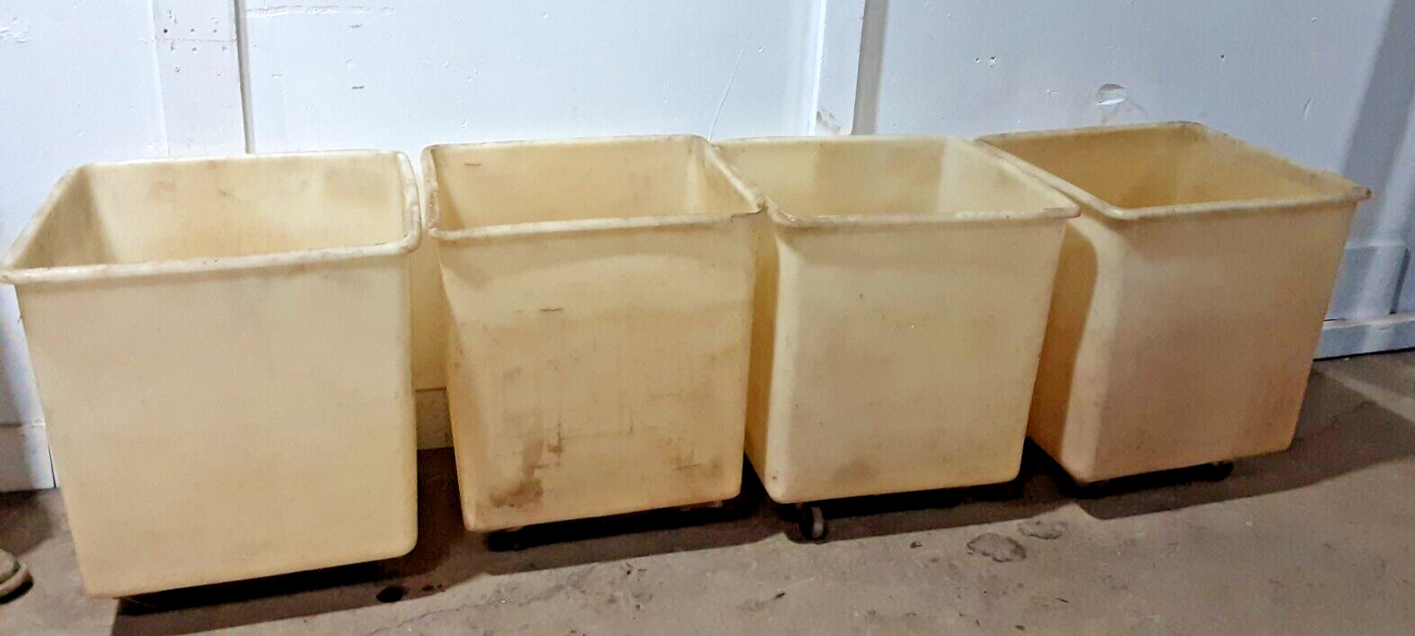 LOT OF 4 RUBBERMAID H.D COMMERCIAL INGREDIENT BINS ON CASTERS