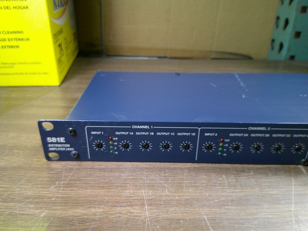 Symetrix 581E Distribution Amplifier