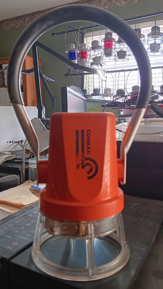 Starlite 222 CR Conrail Orange Railroad Flagging Lantern Flashlight untested -