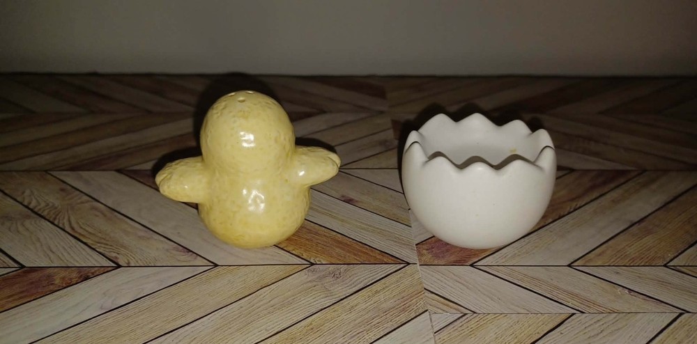 Chick & Egg Stacked Salt & Pepper Shaker Set Easter