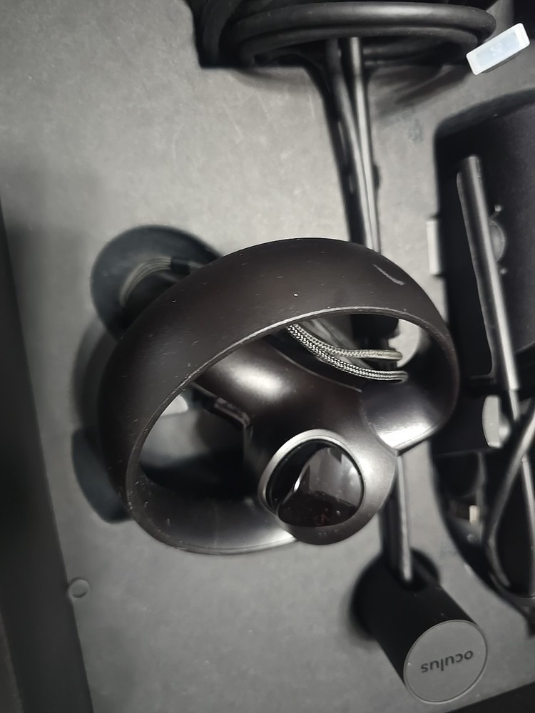 Meta Oculus Rift VR Headset- Black W Extra Sensor And Cables