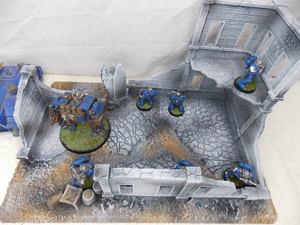 WARGAMING TERRAIN PAINTED BUILDING
