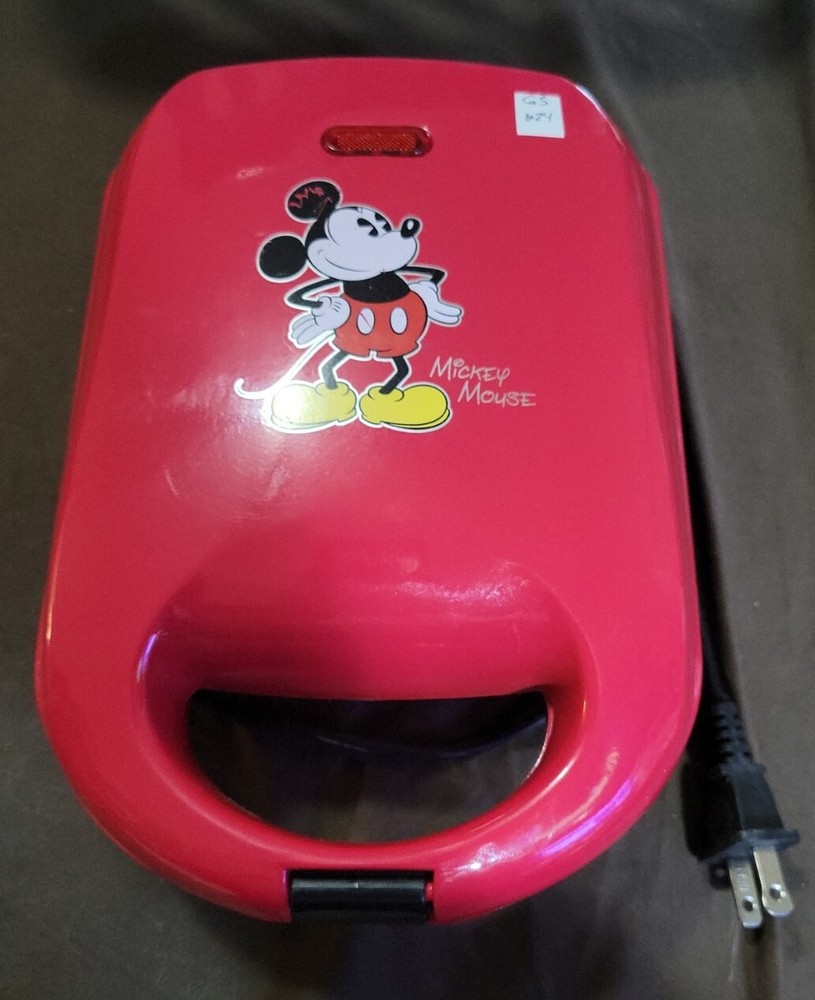 Disney Mickey Mouse Cake Pop Maker Red DCM-8