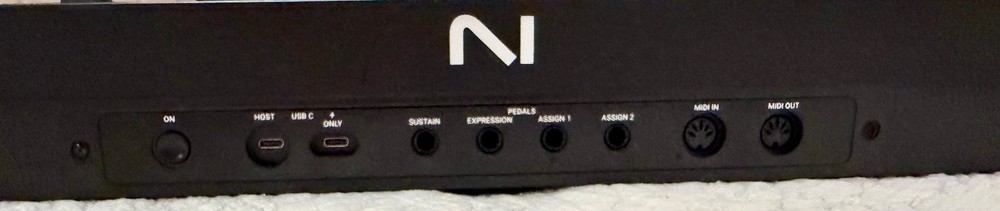 Native Instruments Komplete Kontrol S61 MK2 61 Key Keyboard Controller