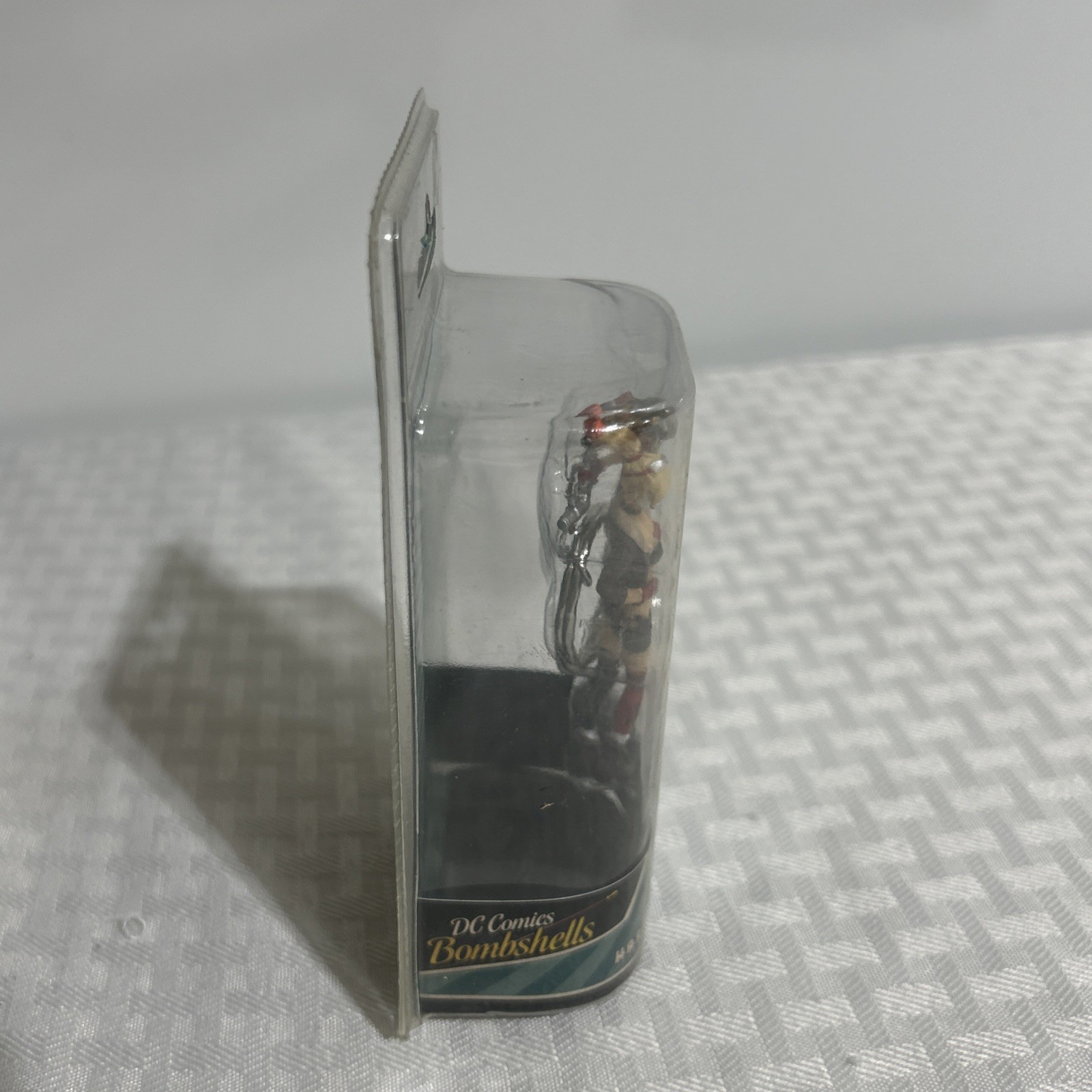 DC Comícs Bombshell Harley Quinn Sculpted 3” Tall Stylized Premium PVC Keychain