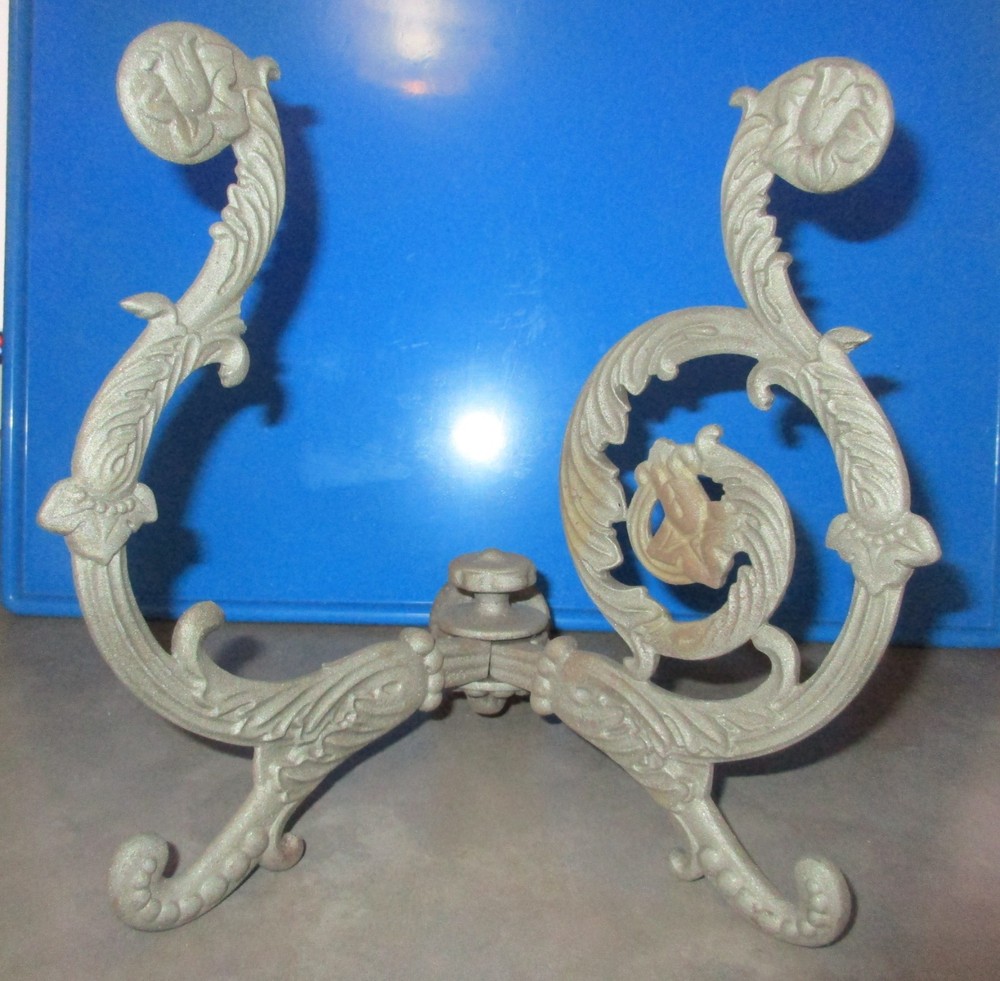 Vintage Cast Iron Ornate Double Hall Tree Hook / Wall Hook with Bolt