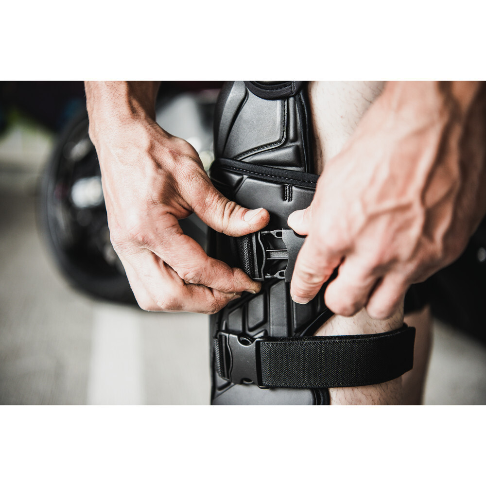 Icon Field Armor 3 Knees - Black | Small/Medium