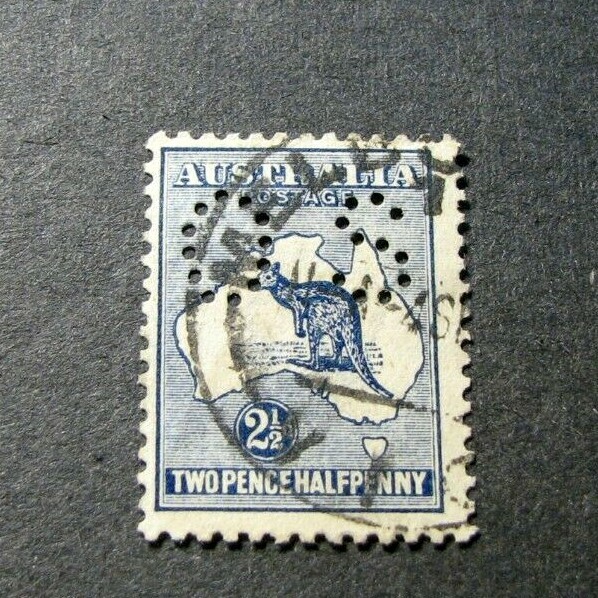 Australia  Stamp Scott#  46 Kangaroo and Map  1924 C545