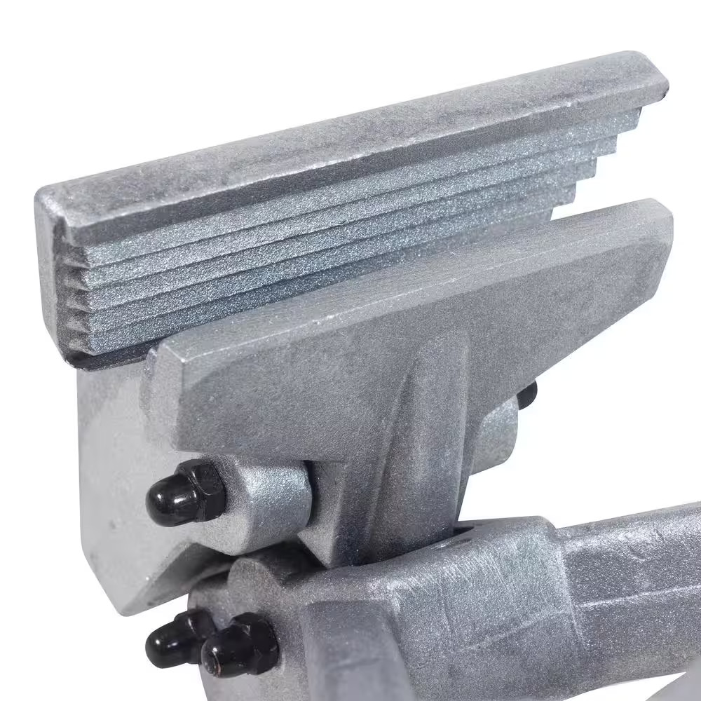 Carpet Puller with Serrated Clamps for Maximum Pulling Power