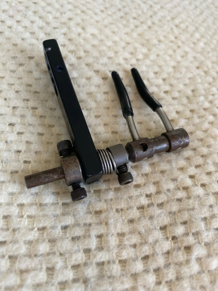 Dual Prong Flipper Rest