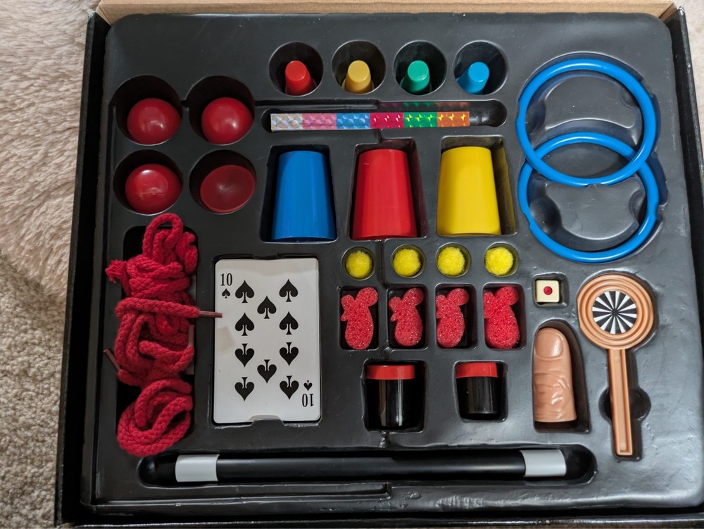 Eddy magic set opened never used - includes all pieces
