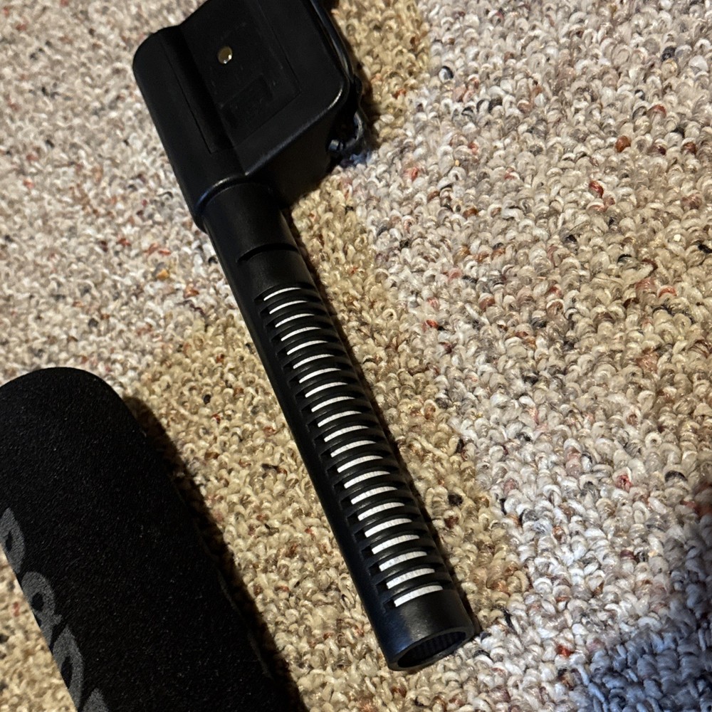 RODE VideoMic - Camera Mounted Shotgun Microphone See Pix