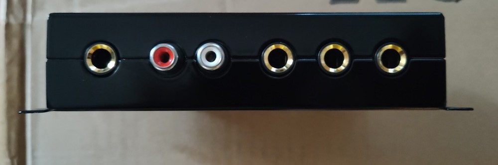 4 CHANNEL PASSIVE MINI MICROPHONE MIXER WITH AUX INPUT