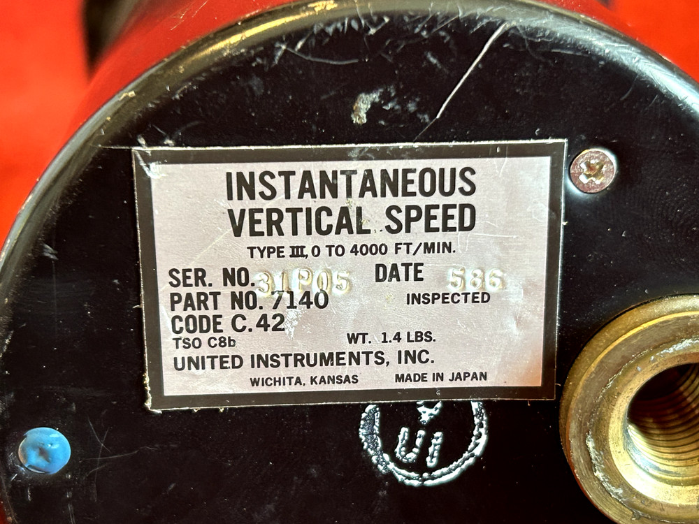 UNITED INSTRUMENTS INSTANTANEOUS VERTICAL SPEED INDICATOR P/N 7140 CODE C.42