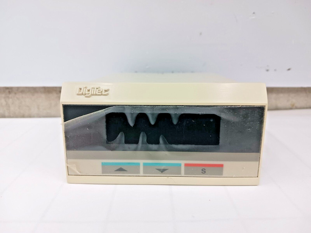 NEW DIGITEC INTELLIGENT DIGITAL PANEL METER 2830A-03C