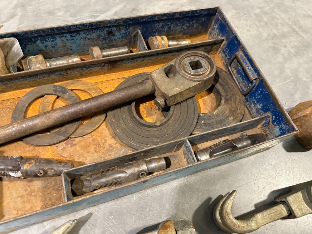 Mueller B-100 Drilling Main Water Line Tapping Pipe Tapper