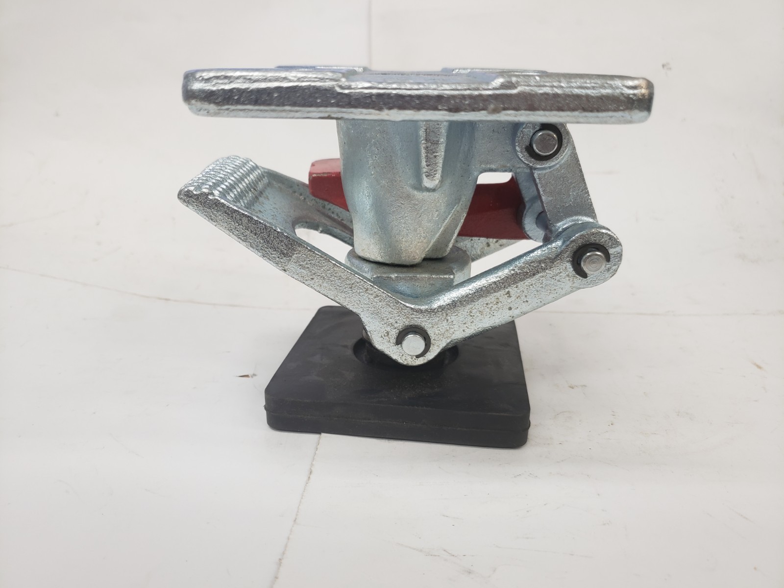 Global Industrial Vestil FL-ADJ-46 Adjustable Height Floor Lock