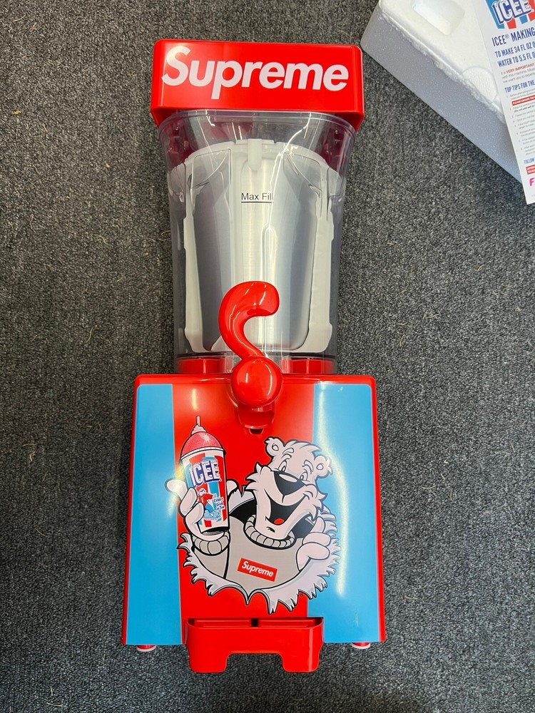 SUPREME/ICEE SLUSHIE MACHINE PRESEEL - IN HAND