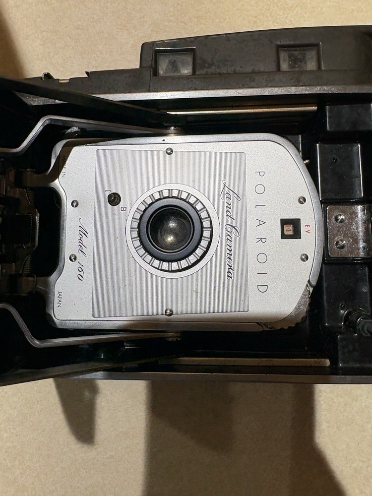 VINTAGE POLAROID LAND CAMERA MODEL 160- UNTESTED