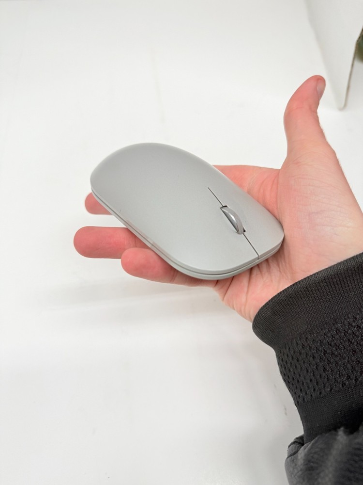 Microsoft Surface Mobile Mouse Silver Optical Wireless Bluetooth Seamless