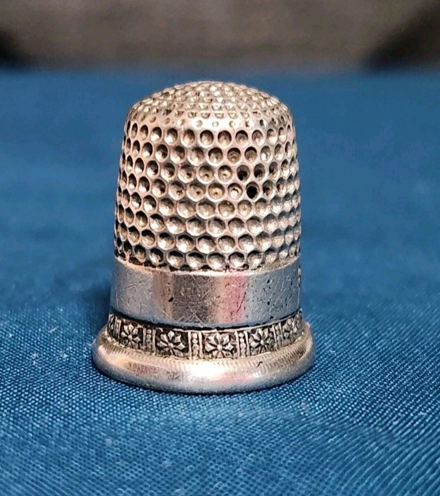 Antique Simons Bros Co Thimble Size 8