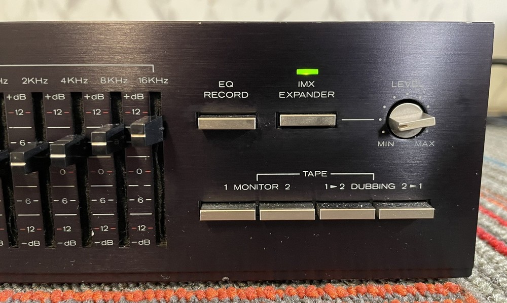 Realistic Model No. 31-2020A EQ With Spectrum Display