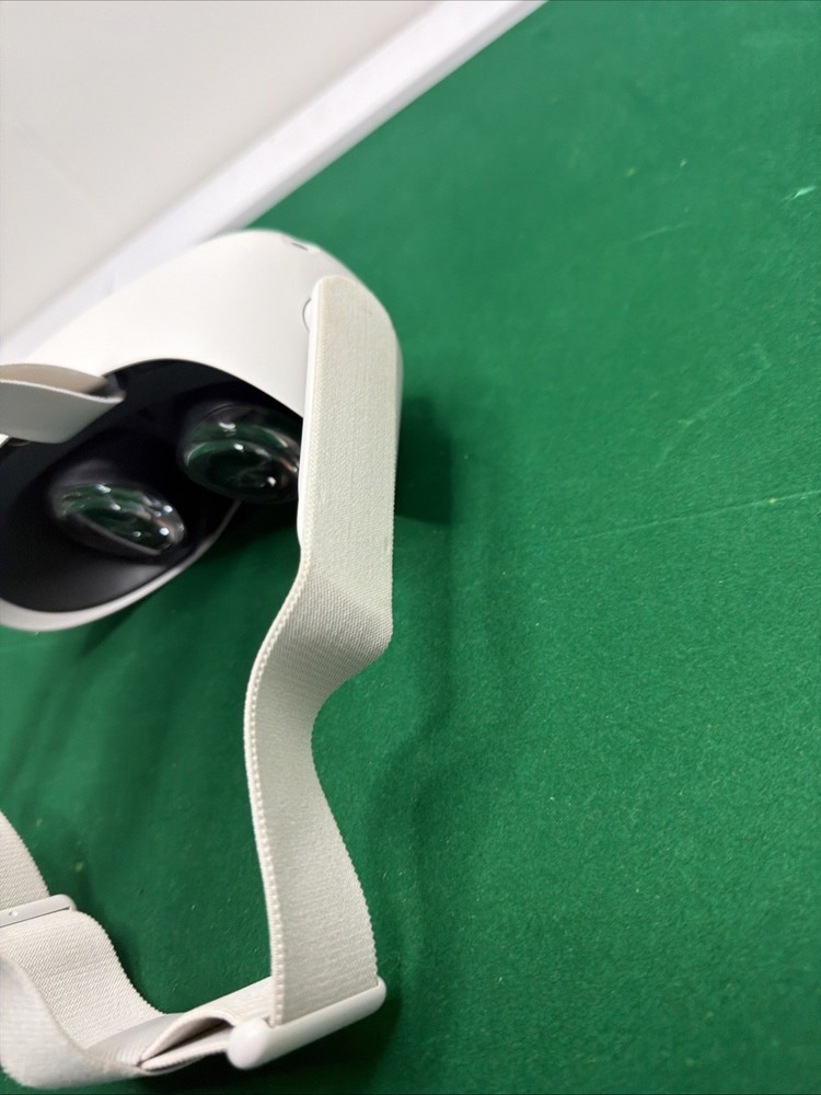 Meta Oculus Quest 2 64GB Headset Only (No Controllers) TESTED AND WORKING