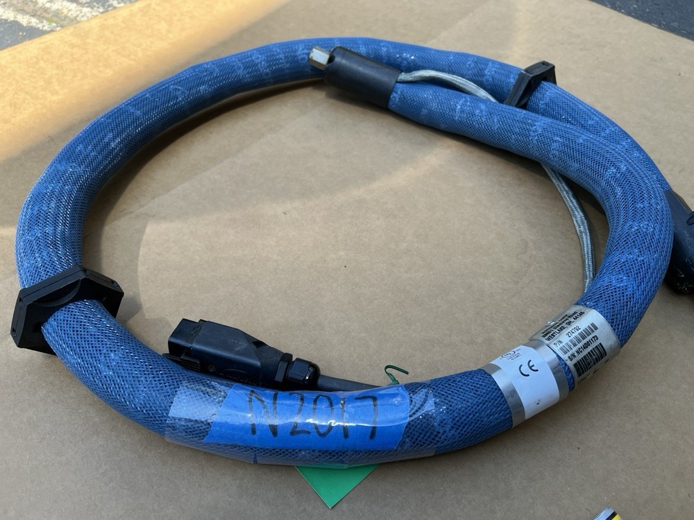 Nordson 6ft Blue Hot Melt Adhesive Hose PN274792, Rectangular Plug