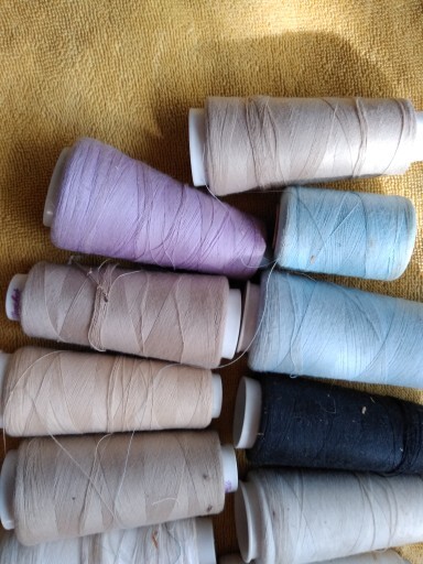 Large Assortment Coned Thread