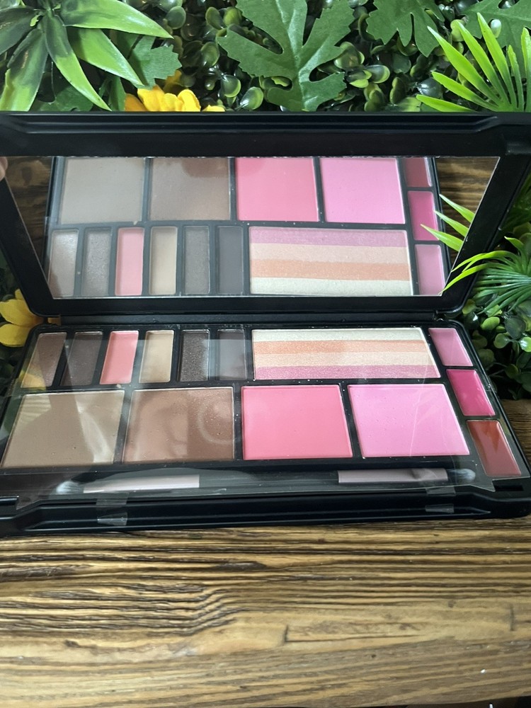 Profusion No Filter Needed Selfie Makeup Kit ~ Black Case ~ New