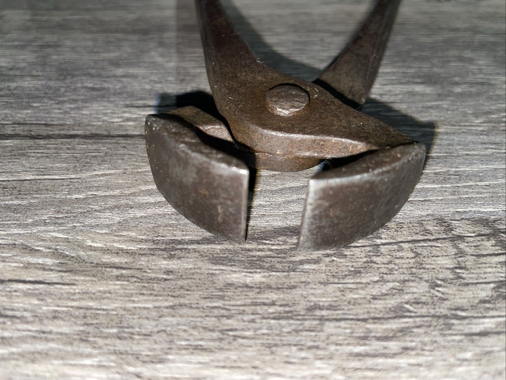 Oak leaf small end nippers pry bar nail puller vintage 6"