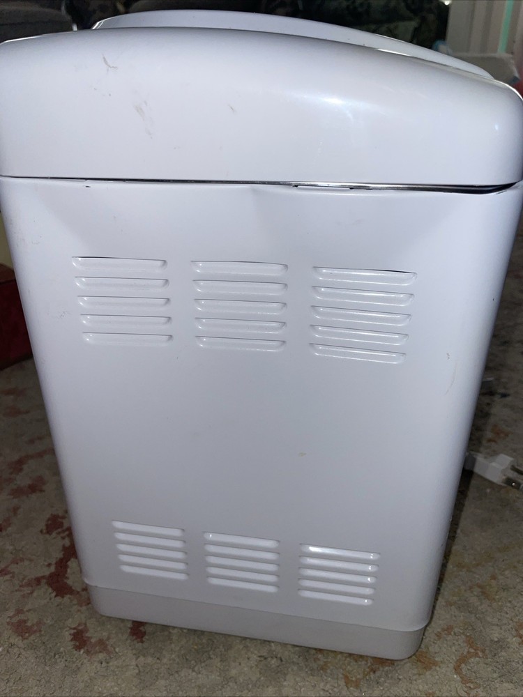 Oster Automatic Bread Maker Model: 5843 for 2.5 lbs Bread or Dough