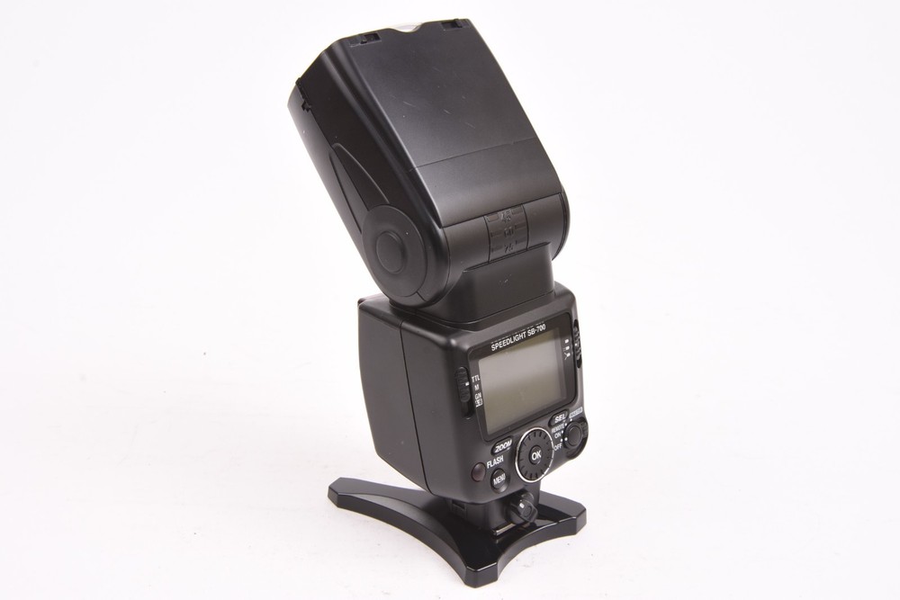 NIkon SB-700 Hot Shoe Mount Digital Camera Flash Unit #T-05957