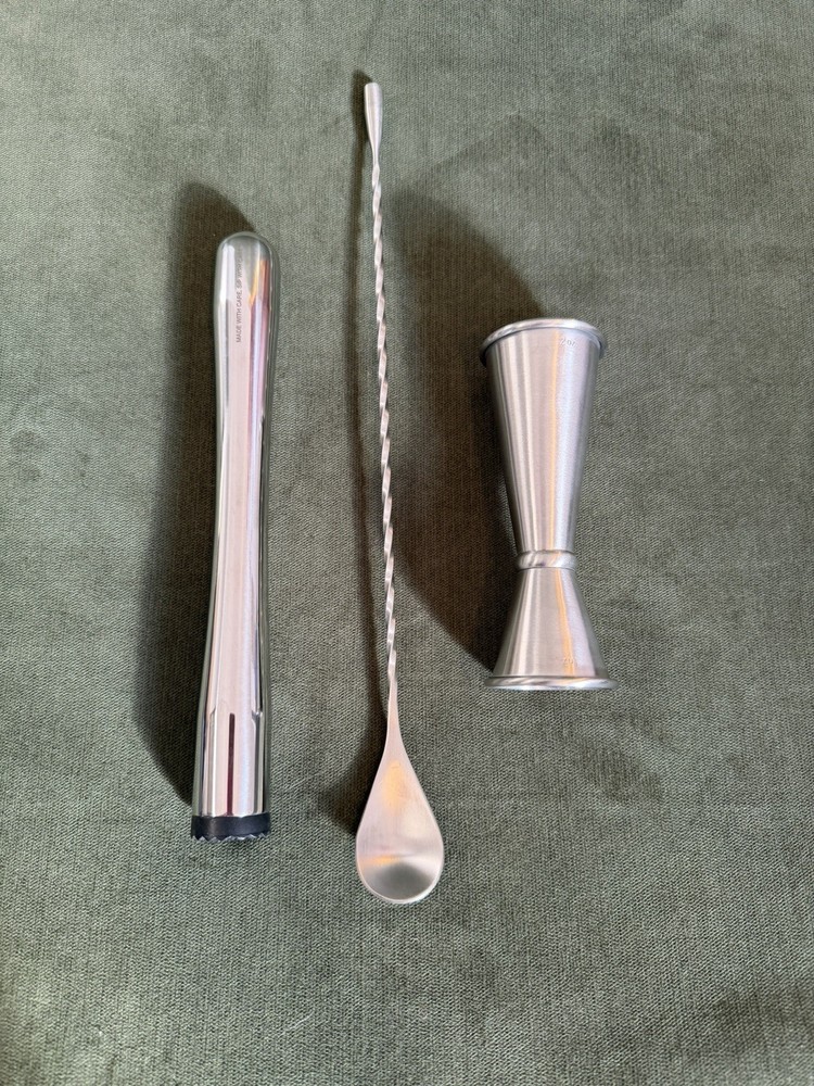 MAKER’S MARK cocktail Set muddler, bar spoon, and jigger- BAR