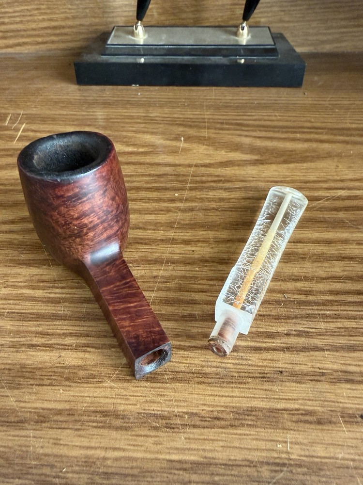 Beautiful Vintage GBD Virgin Pipe