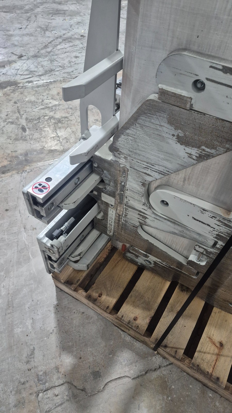 Cascade Class 2 Carton Clamp 54X34 Pads 15D