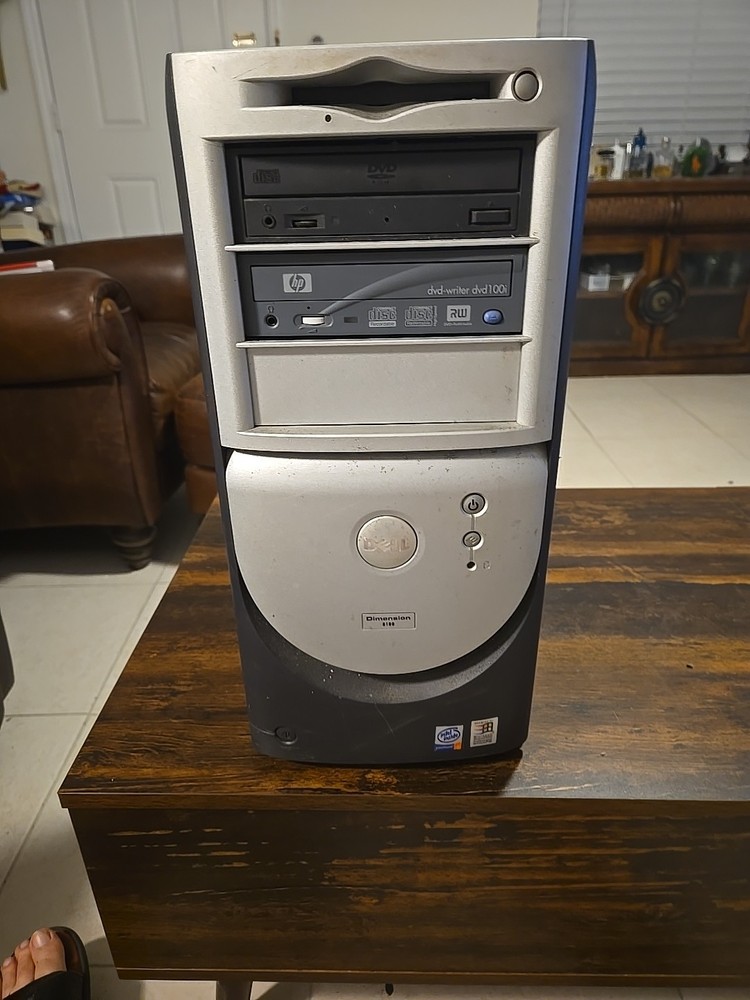 Dell Dimension 8100 Pentium 4 (Retro Gaming PC)