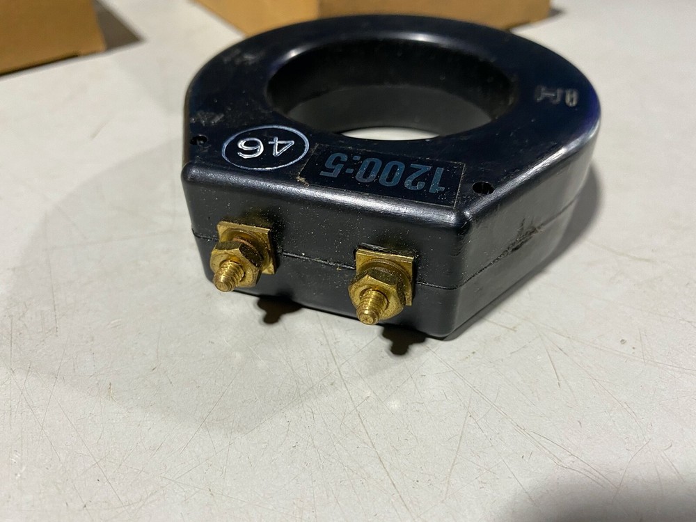 One (1) EIL Current Transformer 1200:5 A, Cat 56 RT-122, NOS