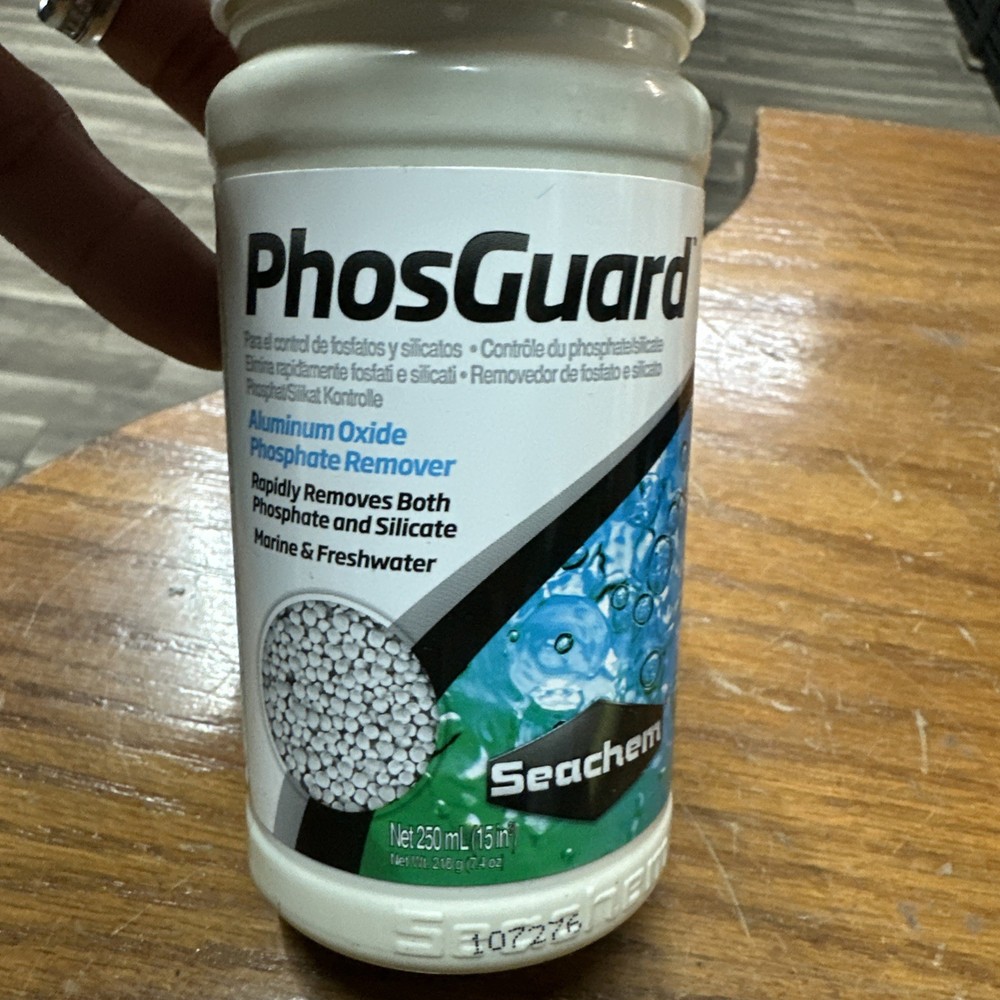PhosGuard Phosphate Remover (250 mL) - Seachem