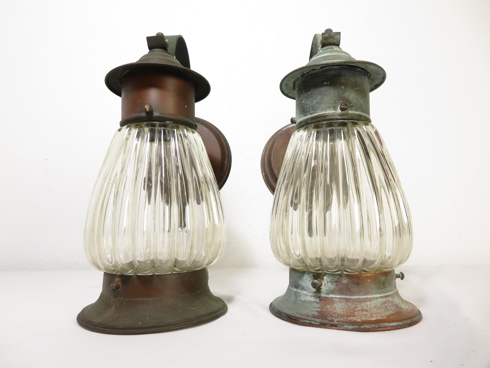 ANTIQUE Arts & Crafts COPPER TUDOR PORCH WALL SCONCE LAMP LIGHT PAIR Lantern