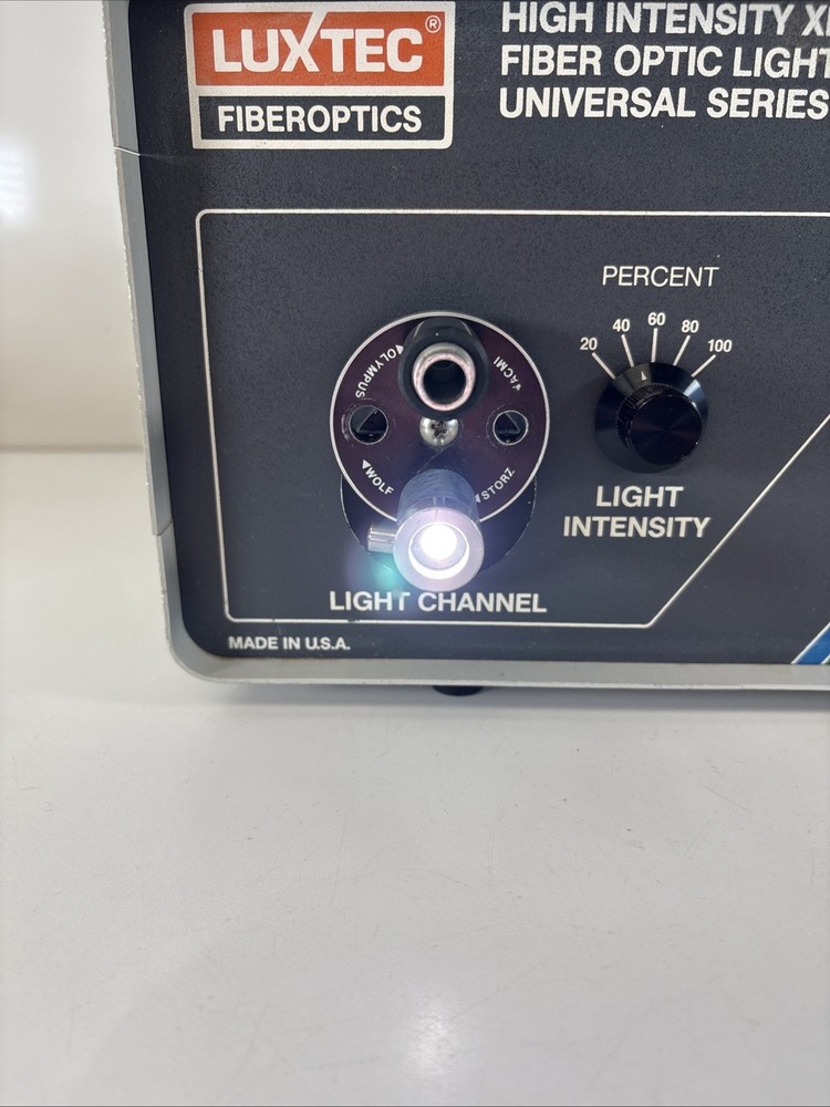 LUXTEC FIBEROPTICS HIGH INTENSITY XENON 1900 LIGHT SOURCE